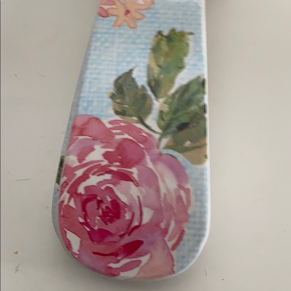 Sur la table ROSE NUAGE MELAMINE SERVERS, SET OF 2 - Picture 5 of 7